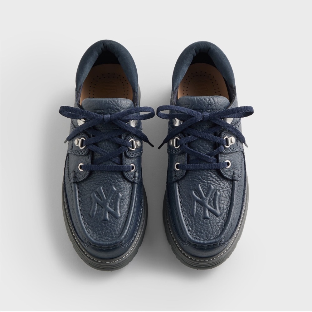 8th st by Ronnie Fieg for Clark’s originals & and the New York Yankees size 11